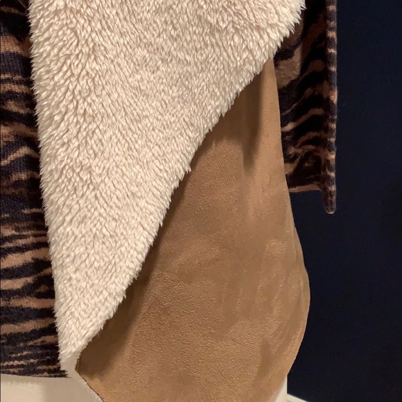 LAUREN Ralph Lauren Flyaway Vest - Picture 2 of 2